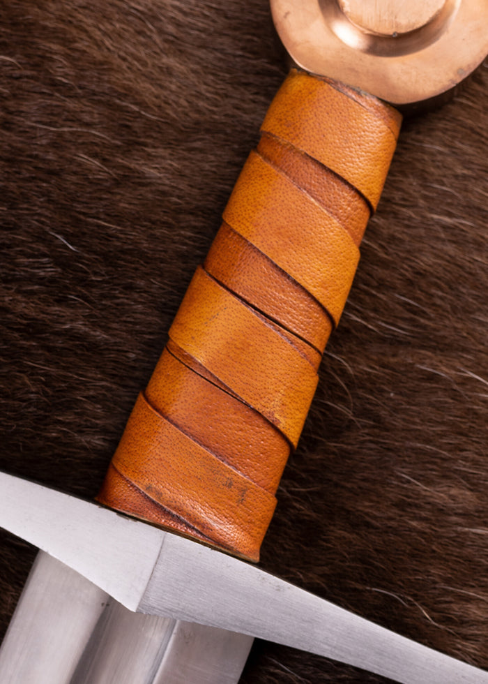 Knight sword Sankt Annen, 12th century, semi-sharp