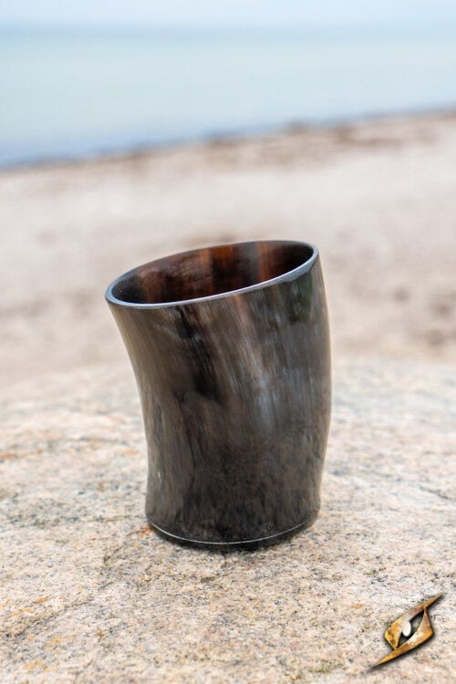 Horn cup, dark, 200-300 ml