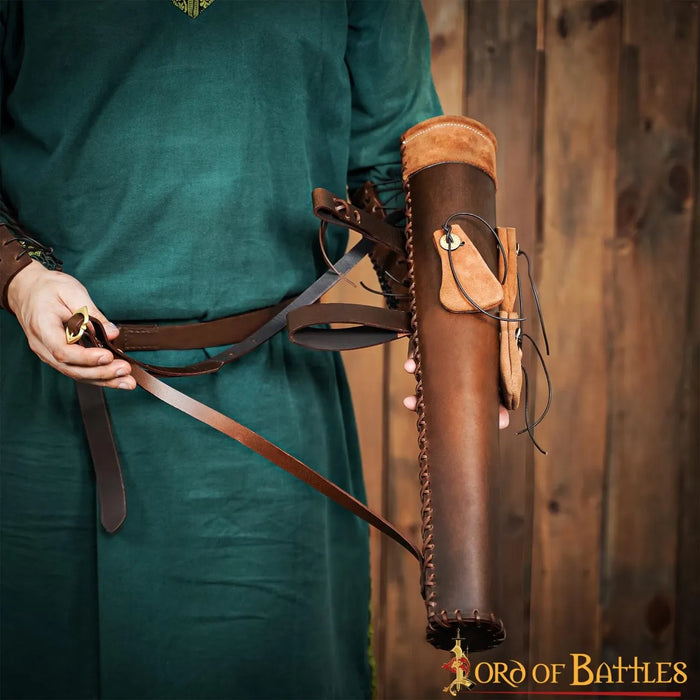 Quiver with pouches