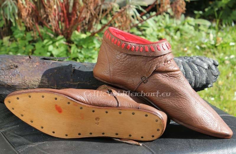 Decorated ankle boots, brown