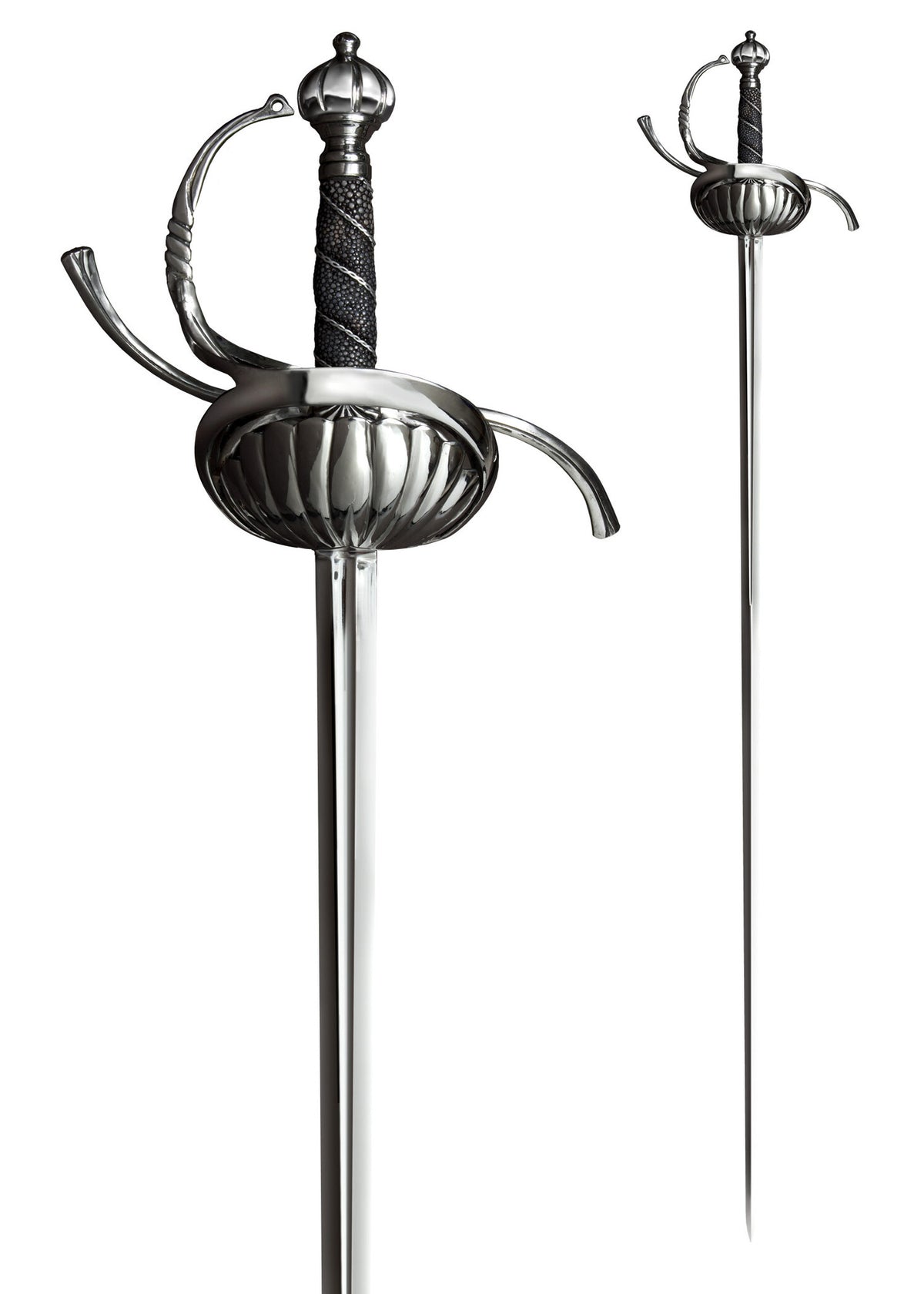 Rapier with shell-shaped guard, sharp