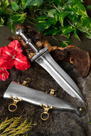 Pugio, typ 2, półostry