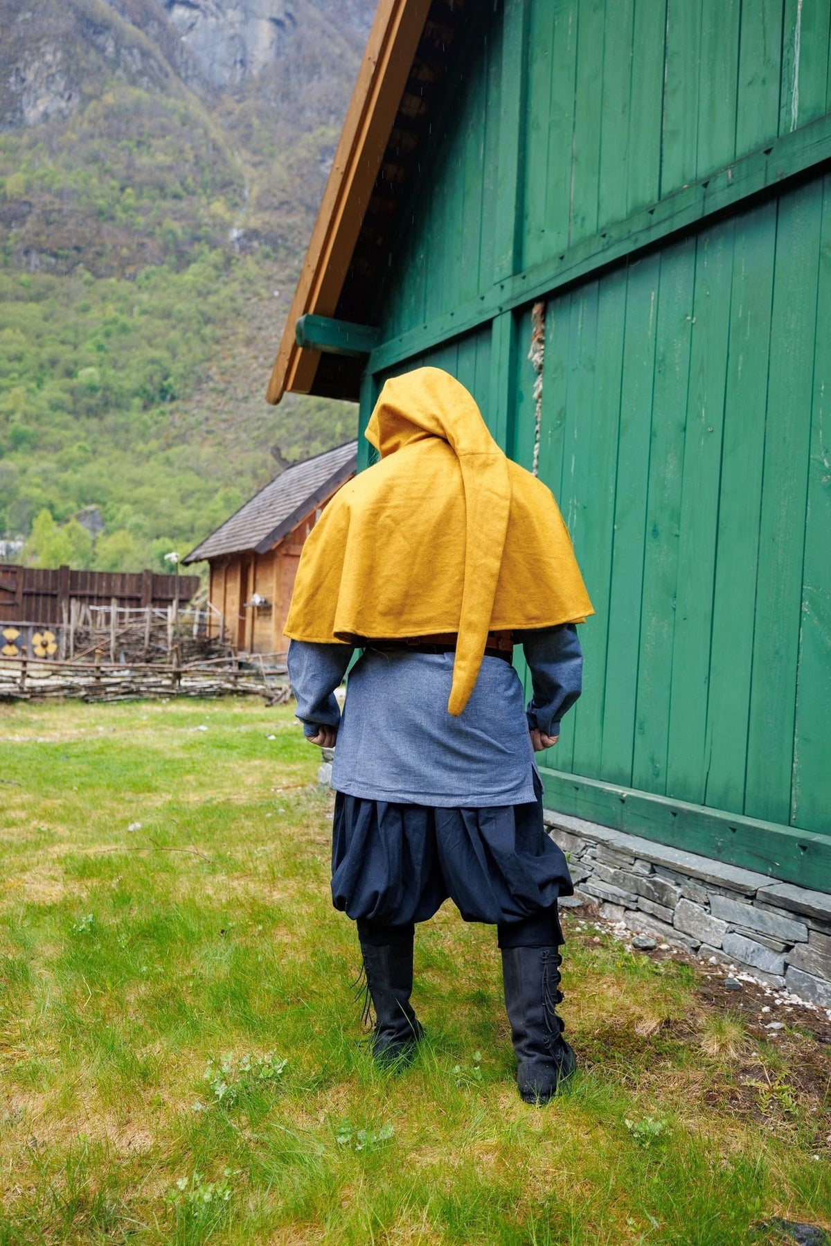 Viking chaperon Bjomolf, mustard yellow, wool mix