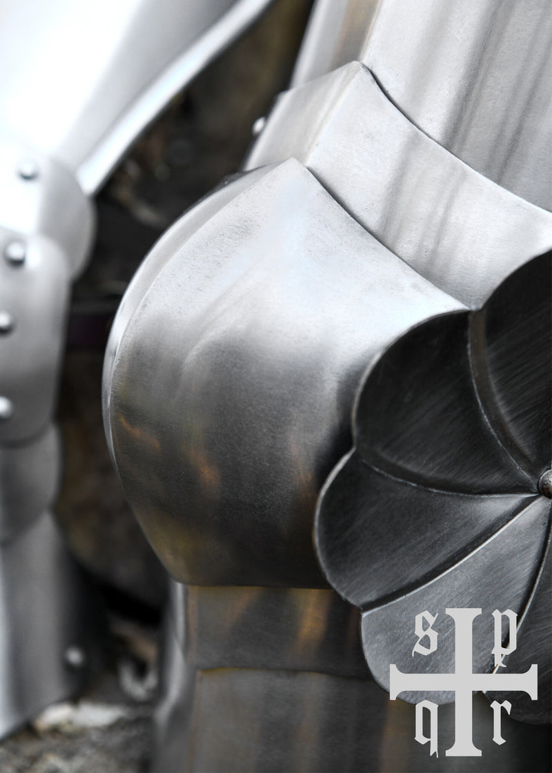 Armadura de muslo de finales del siglo XV, cuisses, 1.6 mm