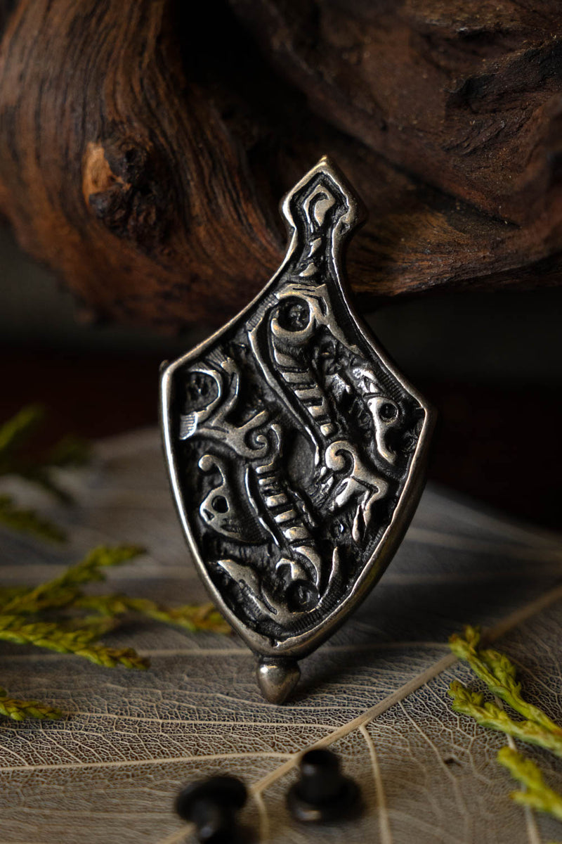 Terminal de cinturón con bestias en forma de cinta