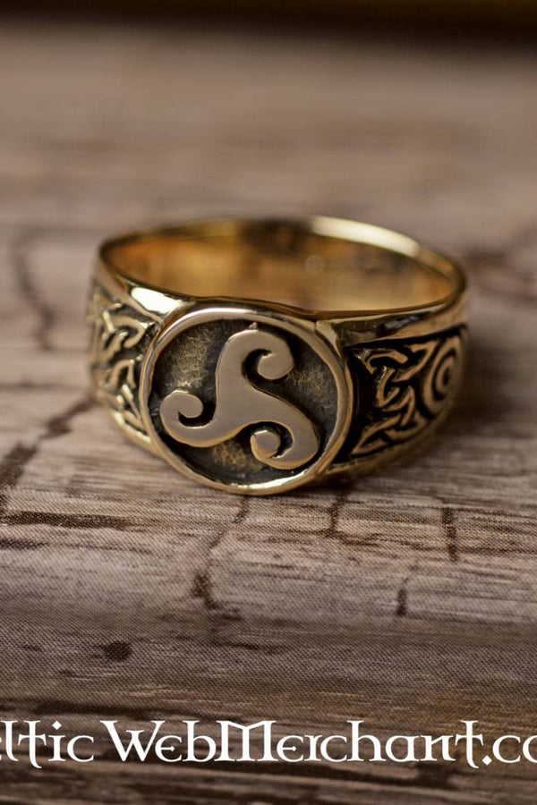 Celtic ring trisquelion, bronze