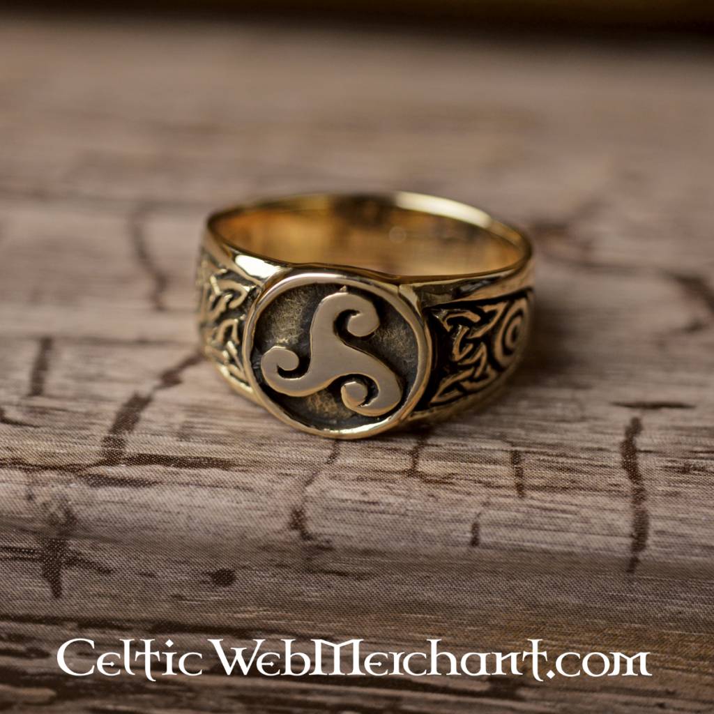 Celtic ring trisquelion, bronze