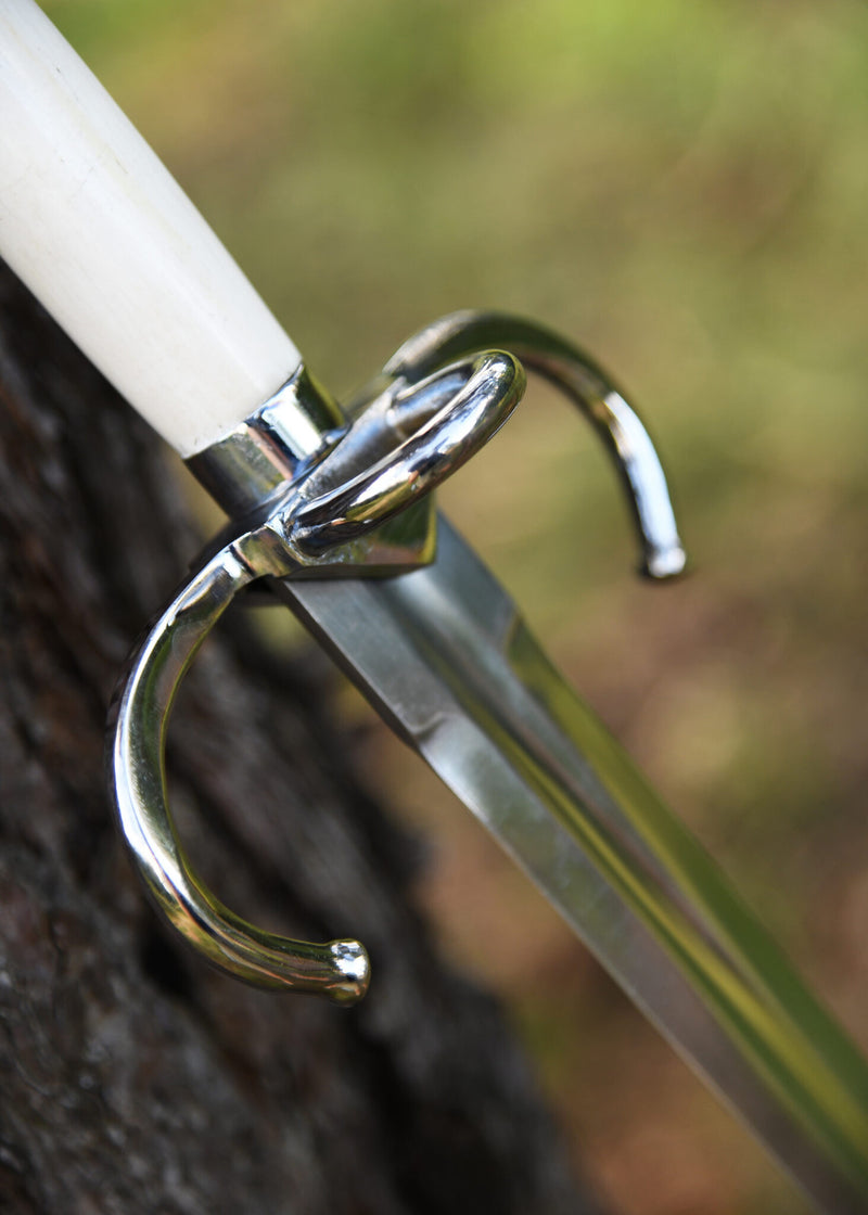 Main gauche z rękojeścią z kości, półostry