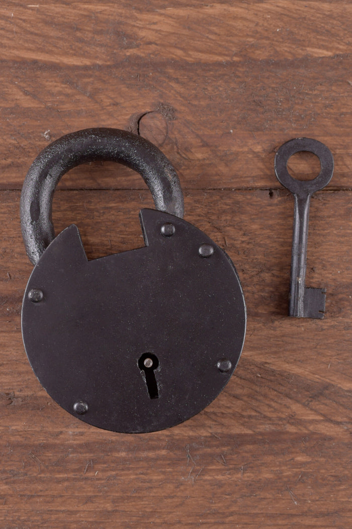 Round padlock
