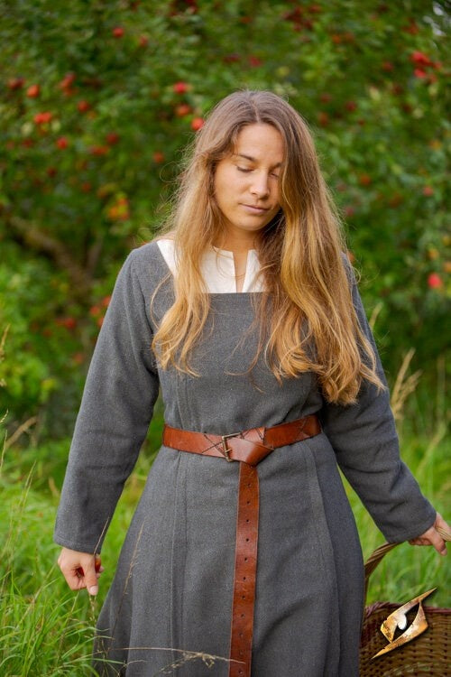 Medieval dress Estrid with herringbone pattern, nature grey