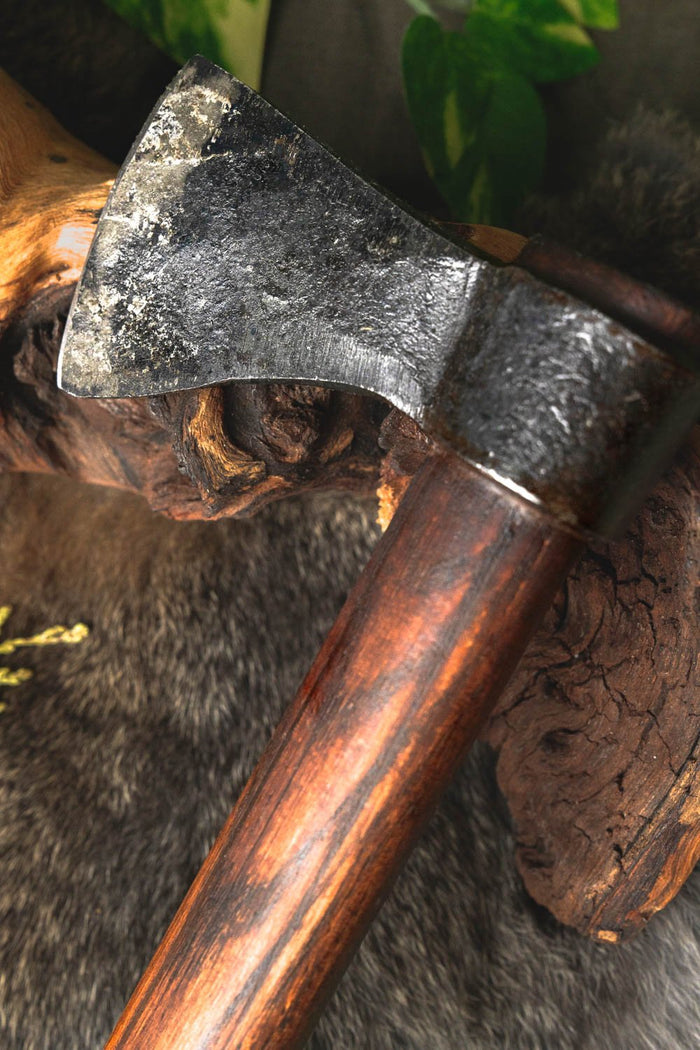 Viking throwing axe, semi-sharp