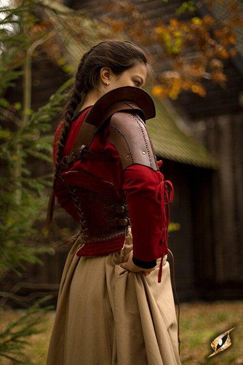 Leather shoulder armour, brown