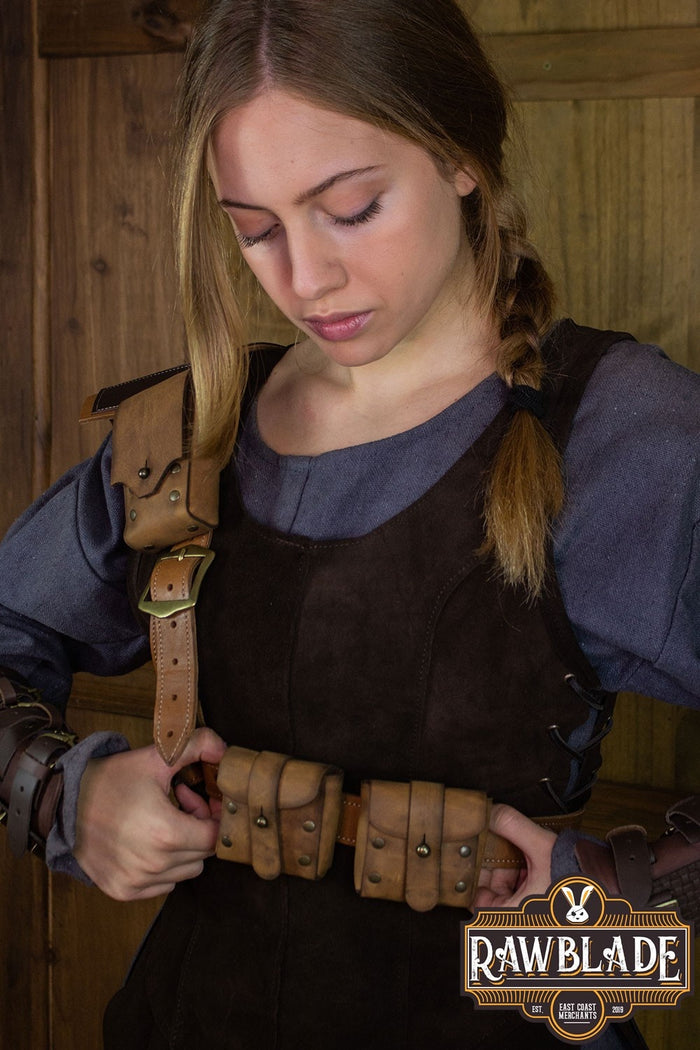 Rogue shoulder and chest strap with removable pouches, black
