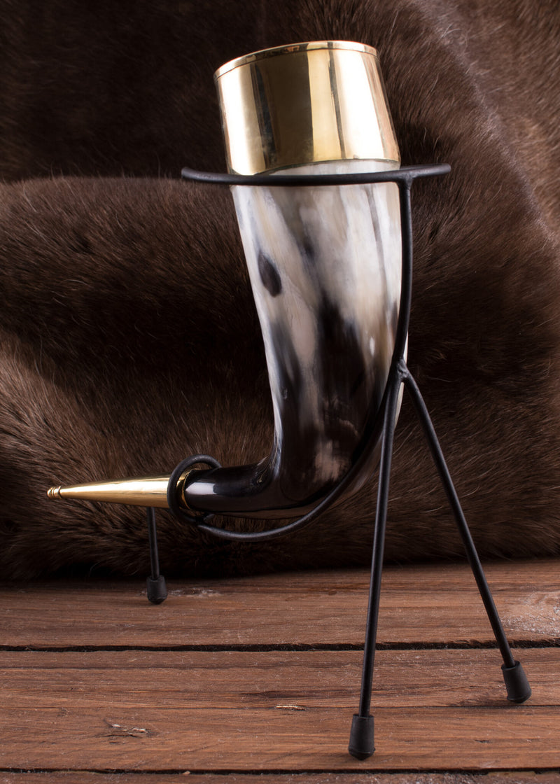 Zdobiony róg do picia ze stojakiem, 200–300 ml