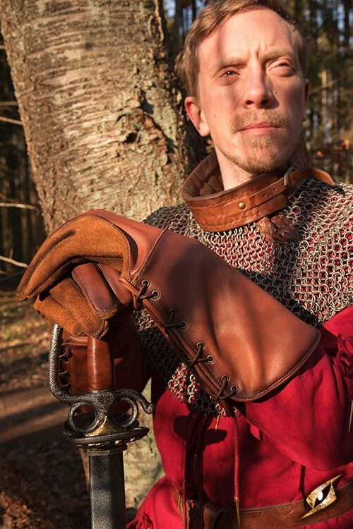 Leather medieval gloves, brown