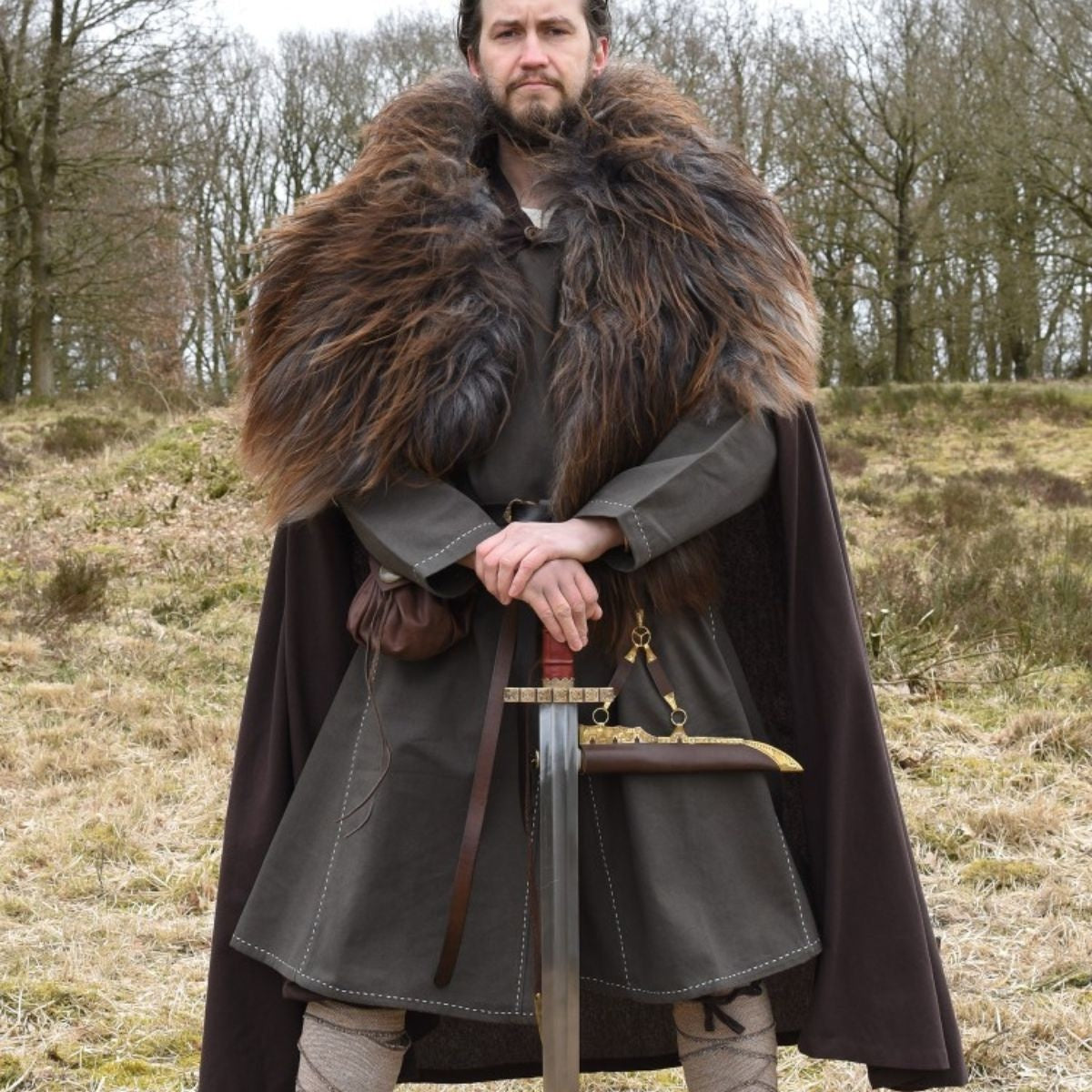 Medieval tunic Kragelund hand-stitched finish, olive green
