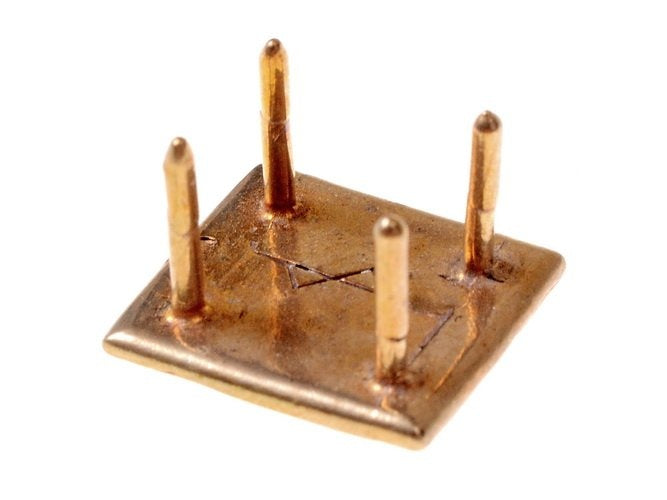 Viking belt fitting with knot motif, Birka