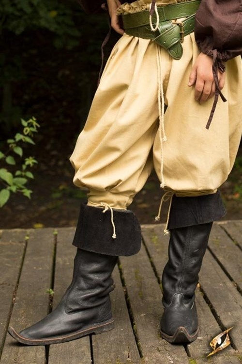 15th century black boots