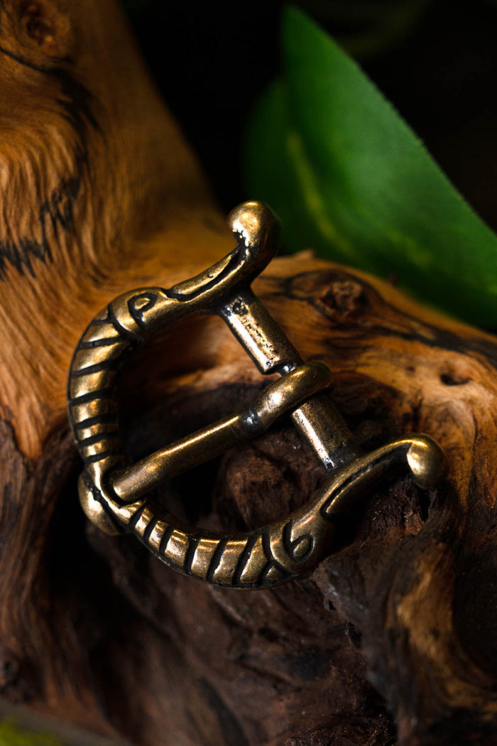 Viking buckle stylized birds