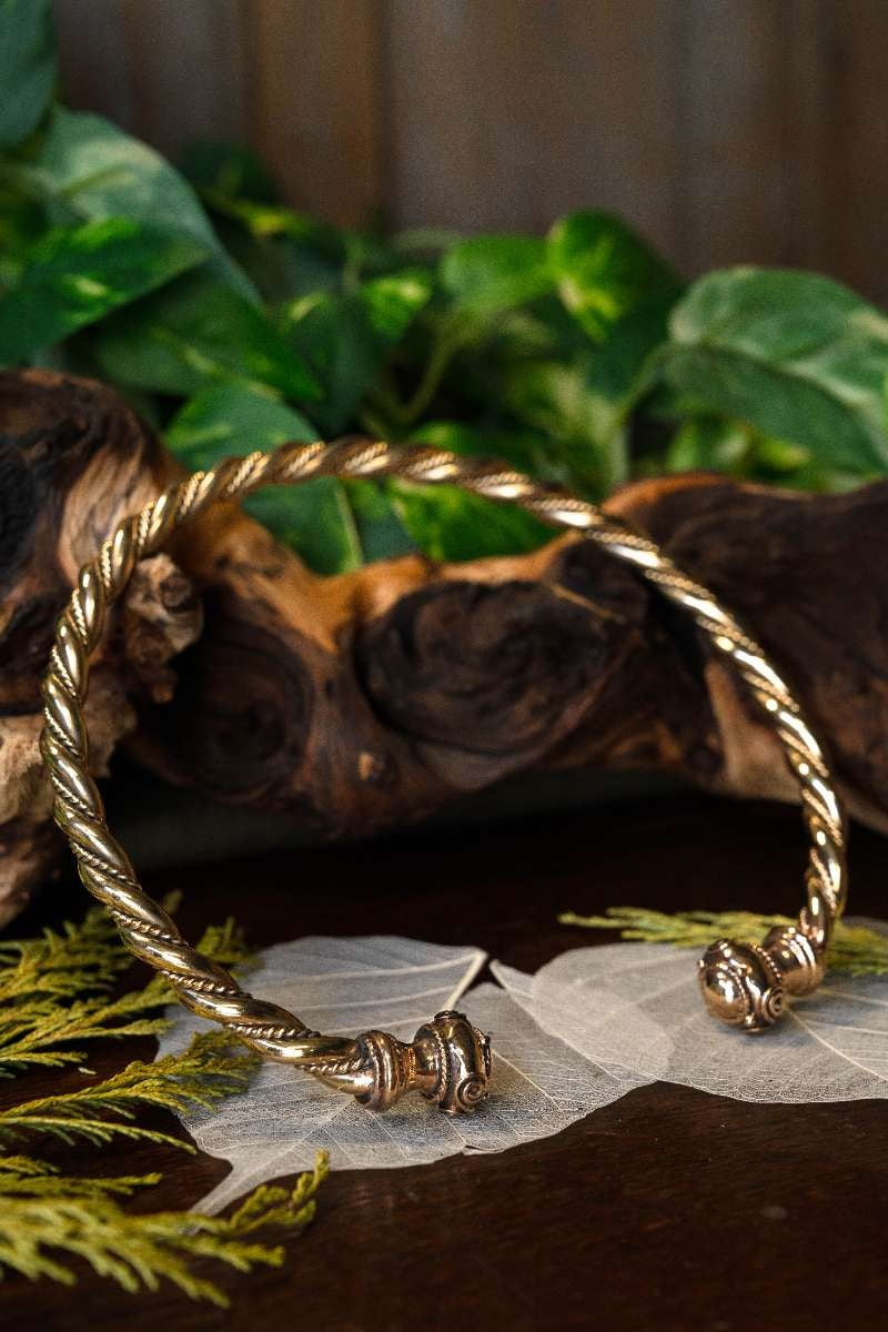 Celtic torc Bibracte, bronze