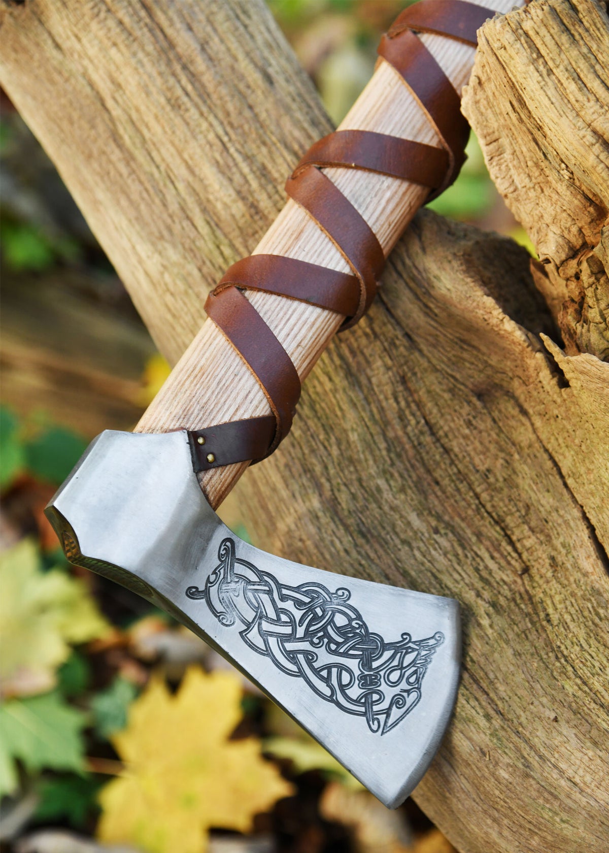 Viking axe, type L, engraved, semi-sharp