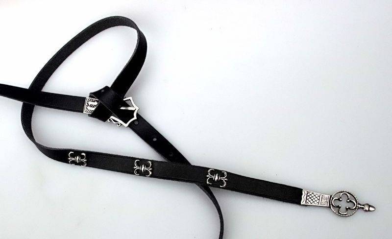 Cinturón gótico de lujo, cuero negro, latón, 151 cm