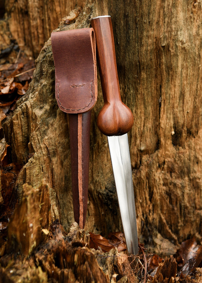 Bollock dagger, semi-sharp