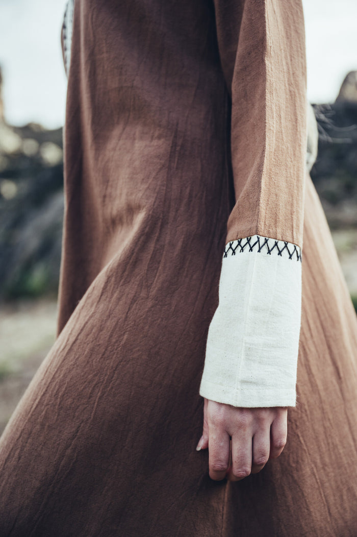 Viking dress Heidrun, sand