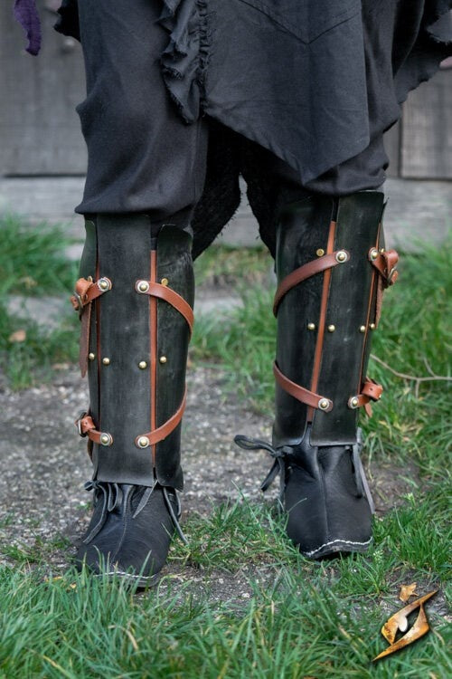 Renegade women's armour, greaves, 1 mm