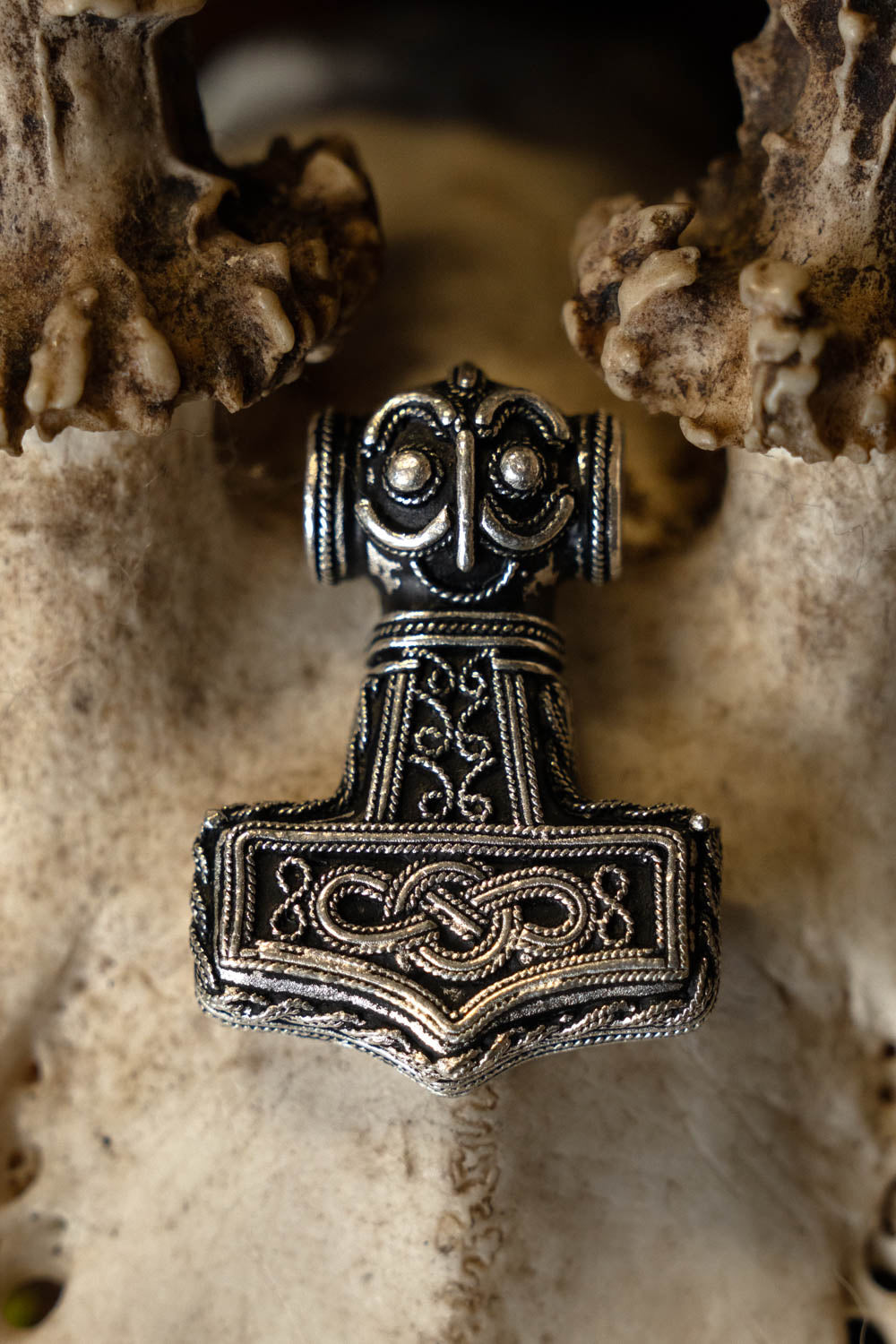 Viking Ödeshög Mjölnir with Knotwork, silvered bronze