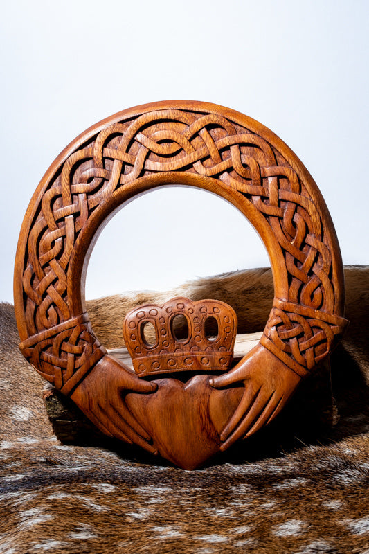 Woodcarving Claddagh