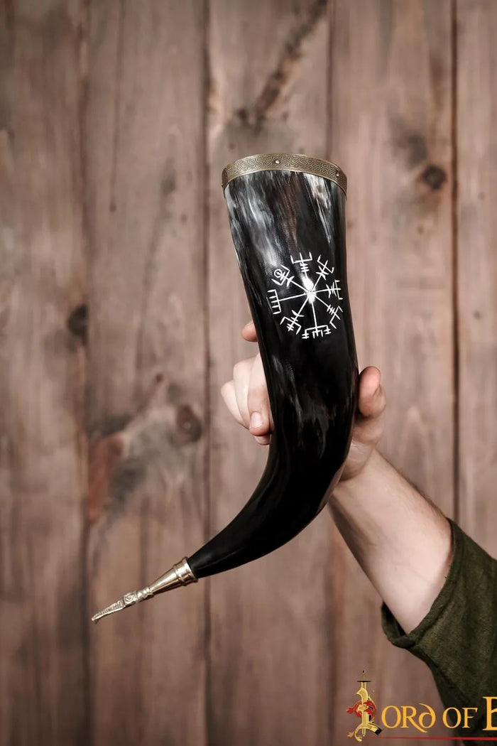 Drinking horn with vegvisir and brass fittings, 300-500 ml