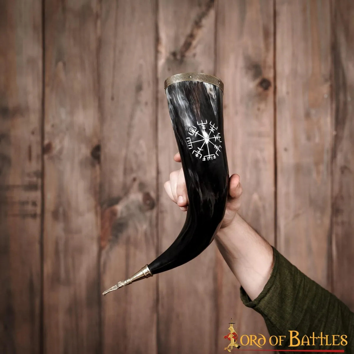 Drinking horn with vegvisir and brass fittings, 300-500 ml