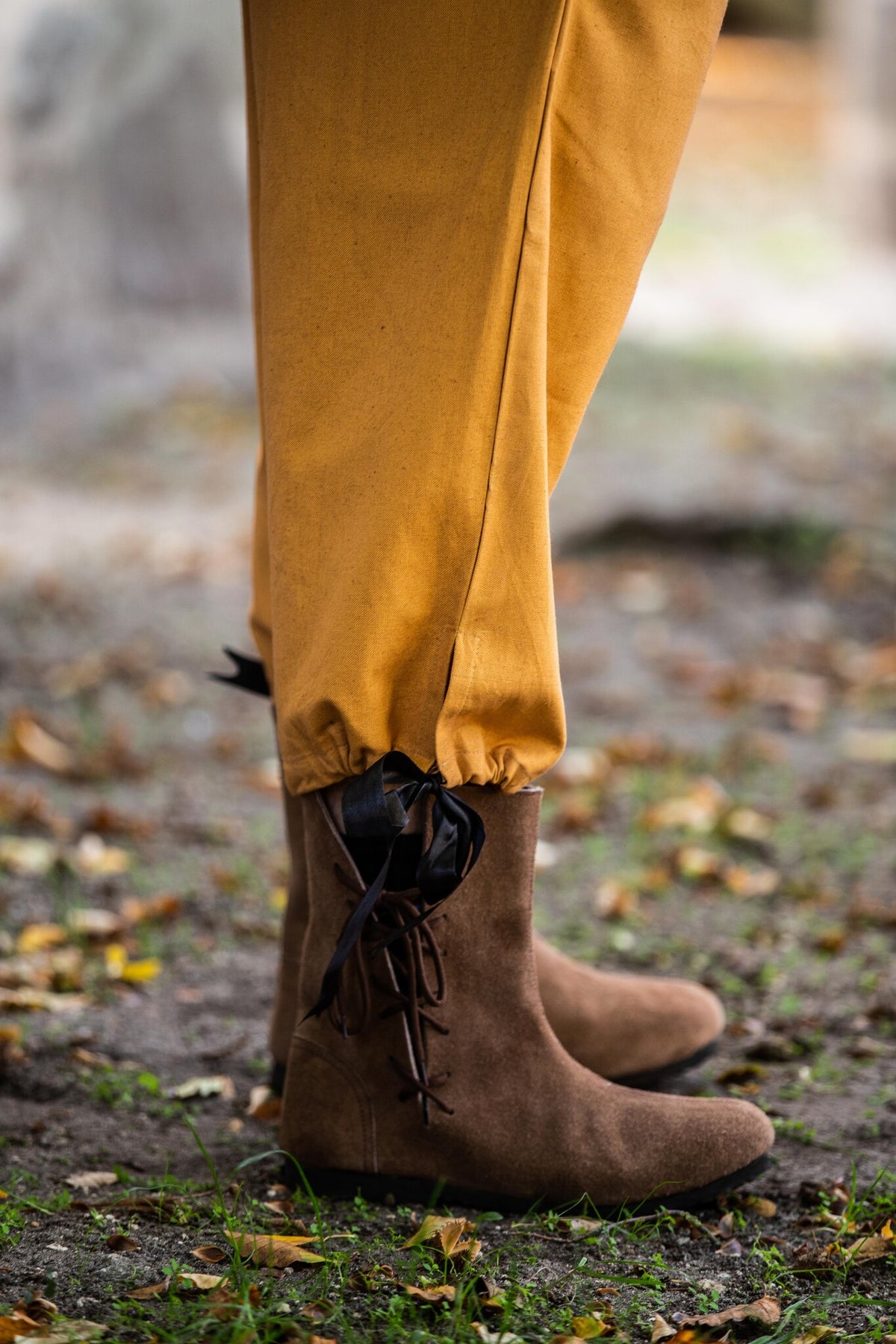 Venetians Charles, Renaissance three-quarter trousers, honey brown