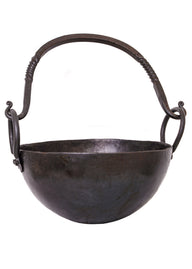Pan with hinge