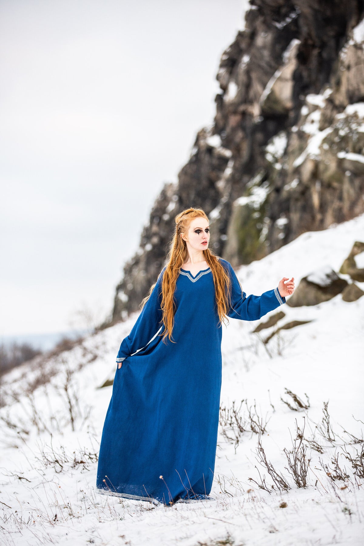 Early medieval dress Aelswith, blue