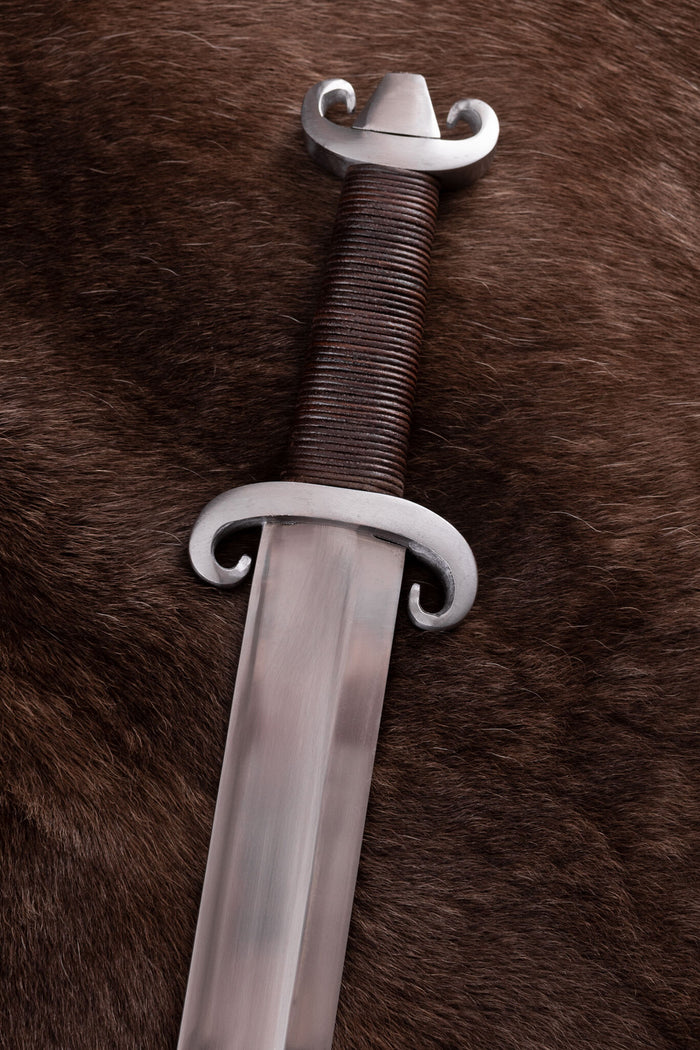 Viking sword Petersen type G, semi-sharp