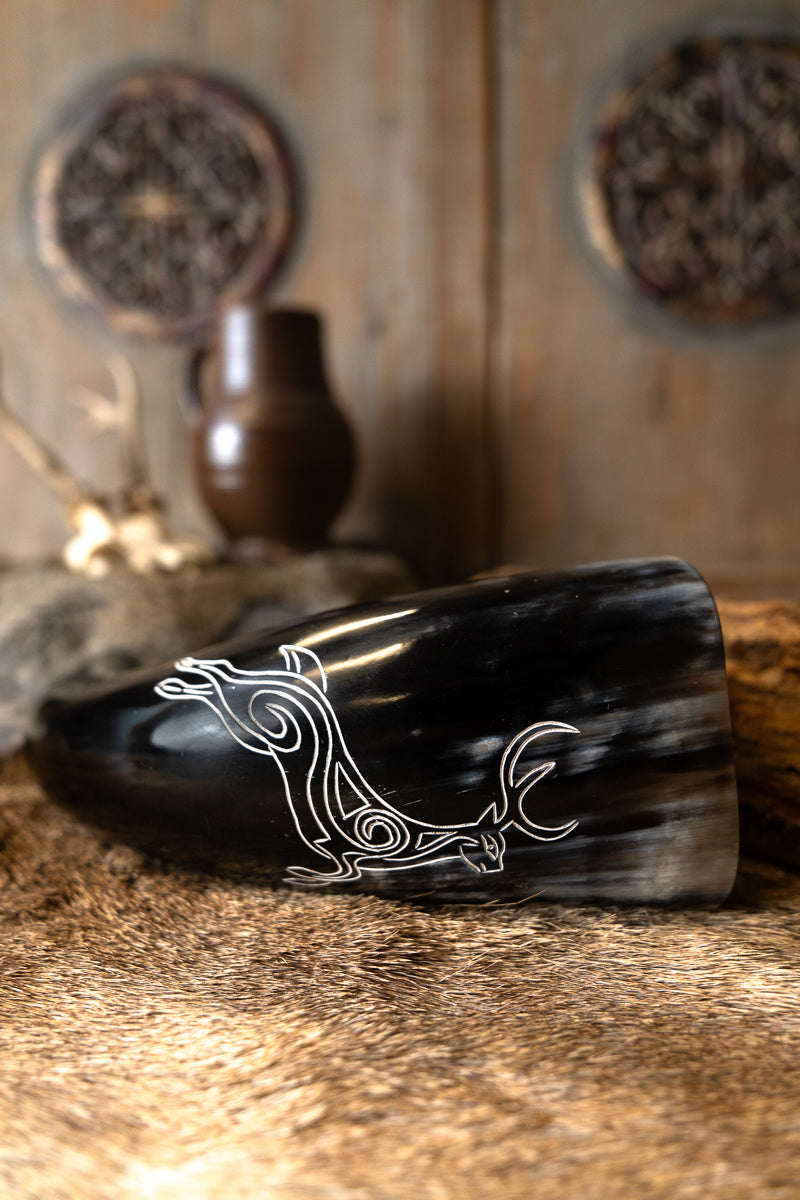 Graveret drikkehorn Cernunnos, 300–500 ml