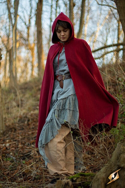 Wollumhang mit Gugel, dunkelrot