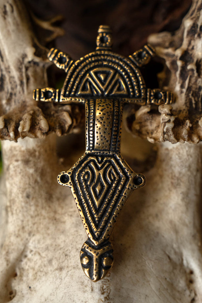 Germanic fibula type Hahnheim, bronze
