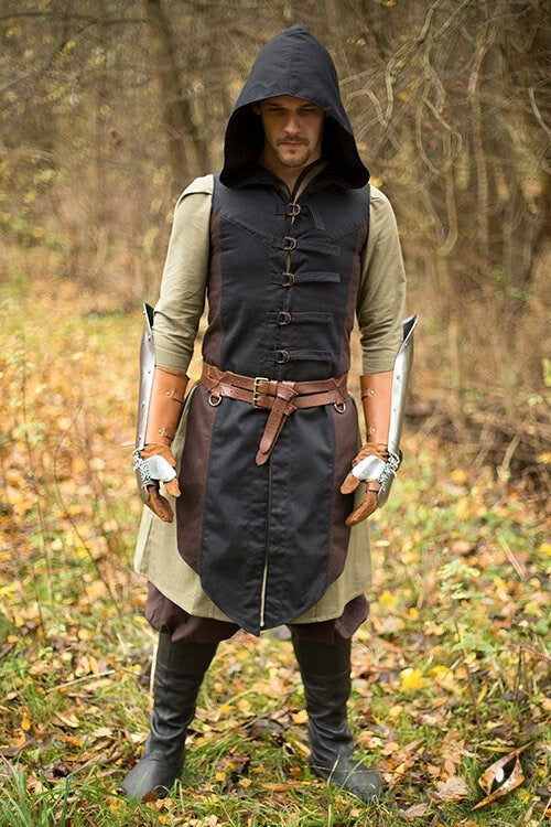 Sleeveless coat Assassins Creed, brown-black