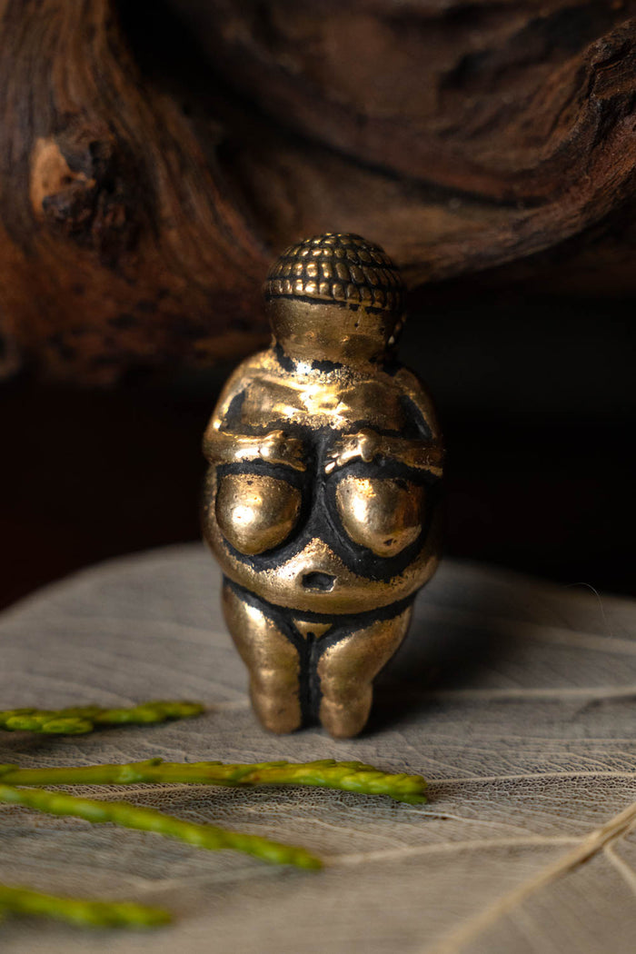 Amulet Mother Goddess Willendorf, bronze