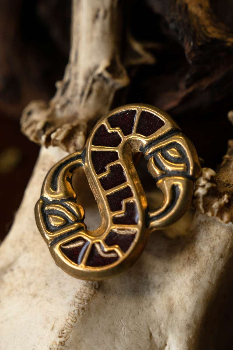 S-kształtna longobardzka brosza ptasia, brąz