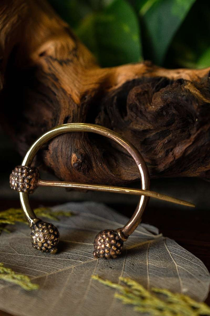 Gaelic thistle fibula, bronze