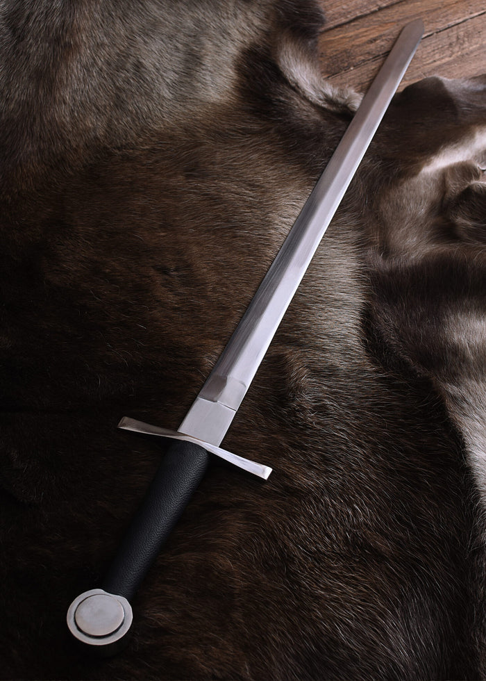 Medieval single-handed sword, semi-sharp