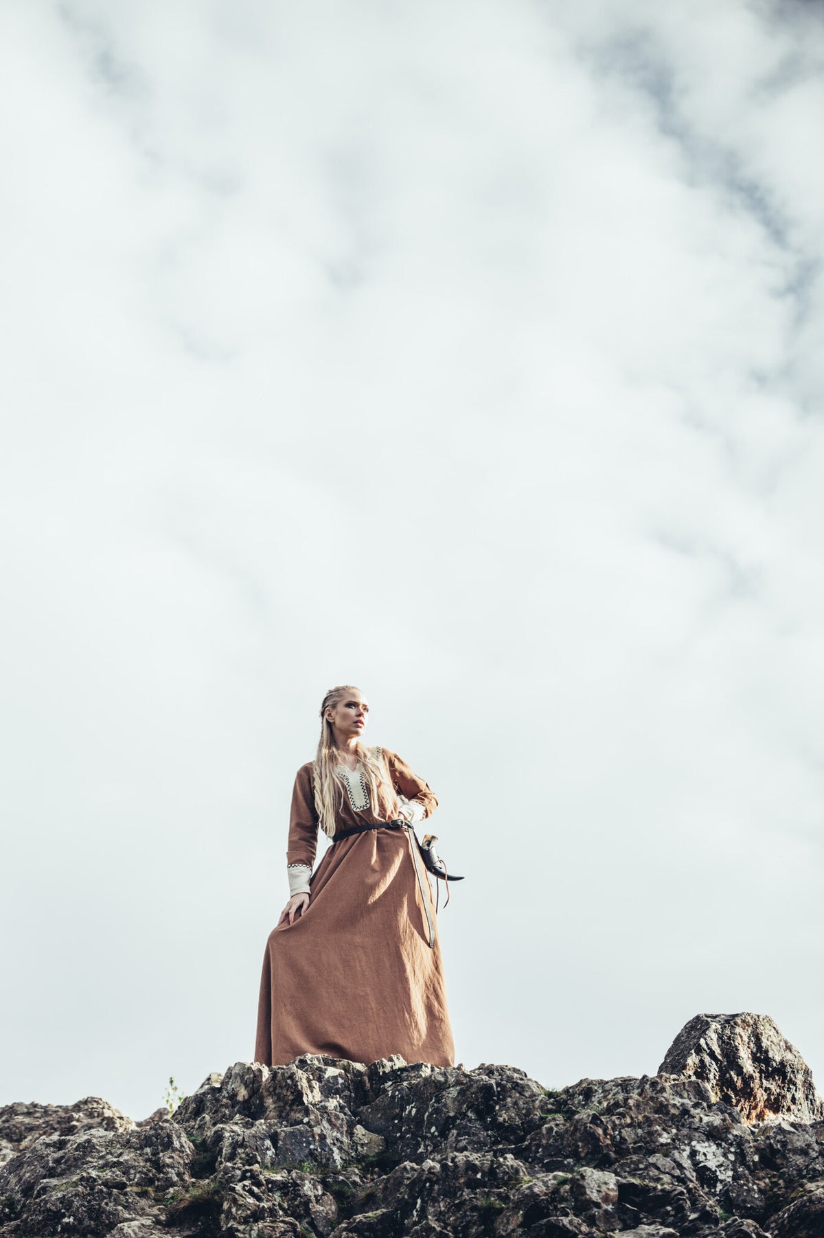 Viking dress Heidrun, sand