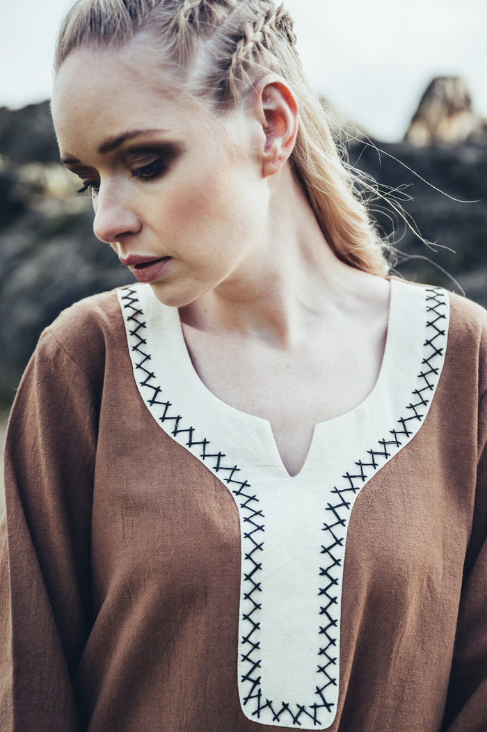 Viking dress Heidrun, sand