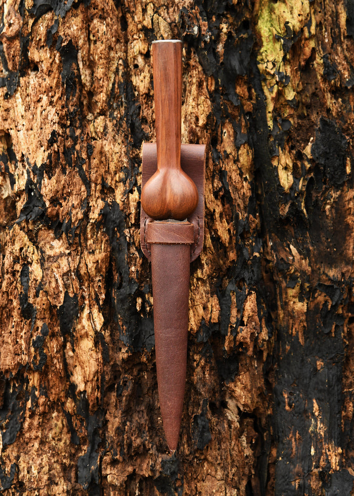 Bollock dagger, semi-sharp