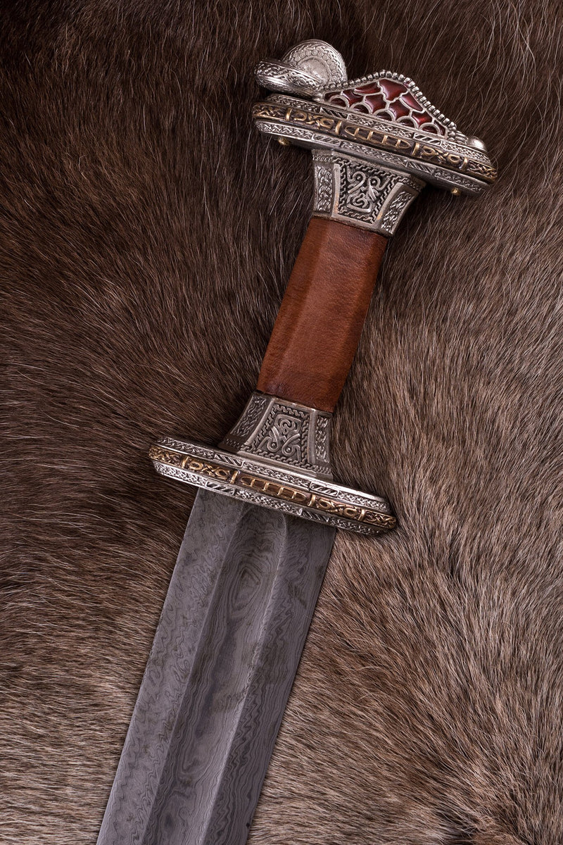 Spada vendel Uppsala, VII–VIII secolo, guardia stagnata, damasco, semi-affilata