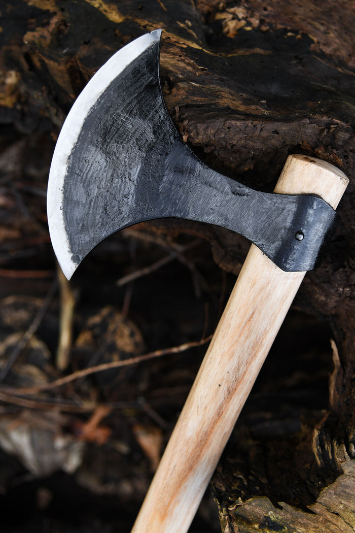 Short Danish axe, semi-sharp